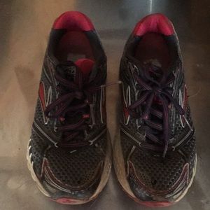 Brooks ghost shoes